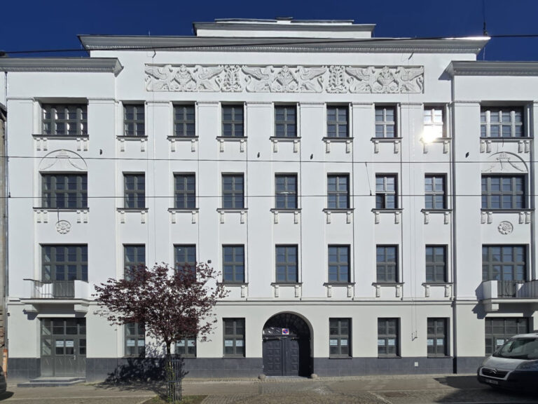 9d398b56 a837 4a30 8d4d ea6116b24445